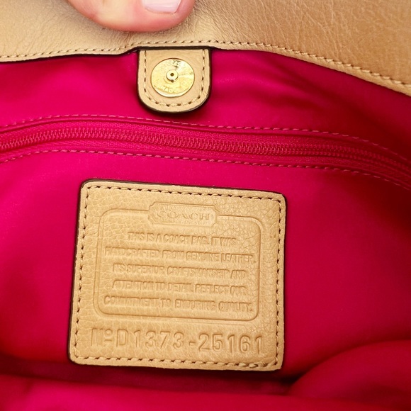 Coach Beige Leather Purse - Picture 5 of 16